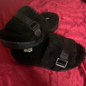 UGG Fluffita Thick Sole Slippers Black.